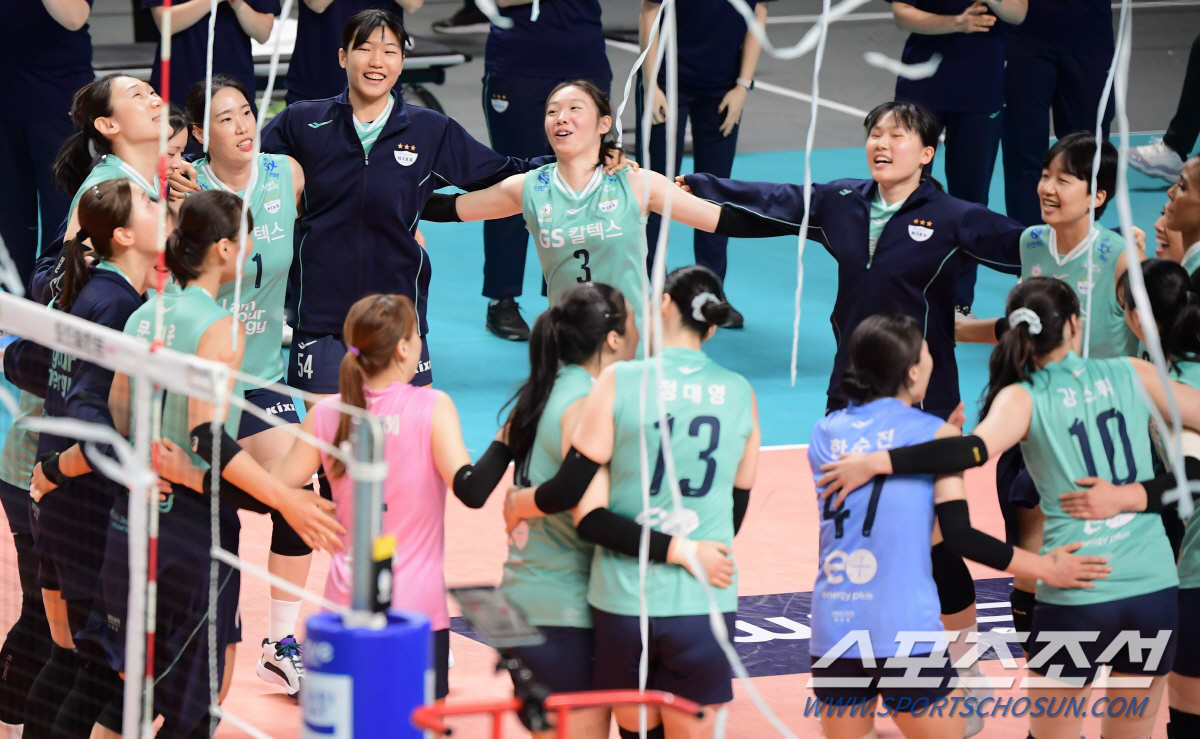 '피 토하는 심정'으로...외국인 선수까지 나섰다 "지금 당장 변하지 않…
