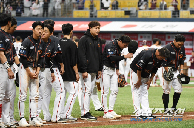 "우리한테 도대체 왜 그래" 한화 개막 첫 주부터 최강 LG-KT 1~2…