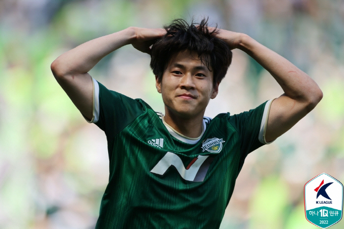 [오피셜]'김기동 체제' FC서울, '만능 미드필더' 류재문 영입