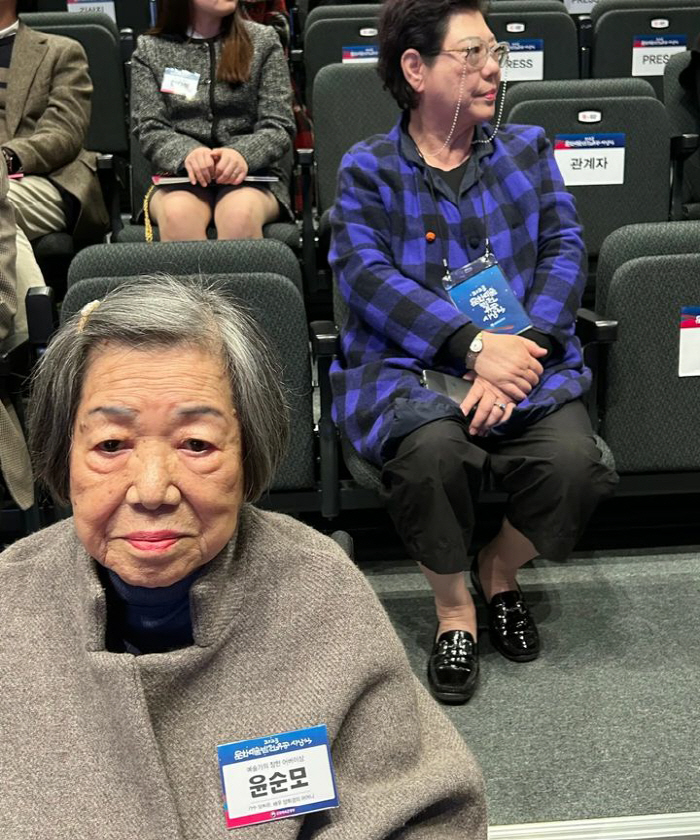 '엄마가 떠나셨네'..가수 양희은 모친상 '허전하기만 하네'