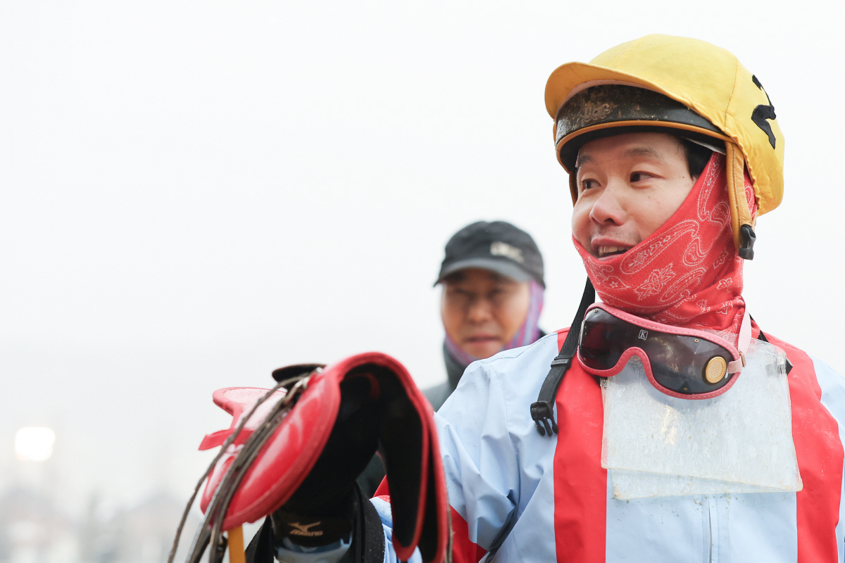 [경마]최범현 기수 한국경마 역사상 네 번째 통산 900승 대기록 달성