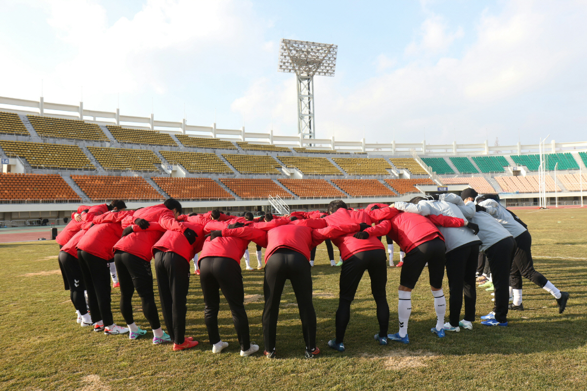 '박동혁 체제' 새 단장 경남FC, 2024년 승격을 위한 동계 전지훈련…
