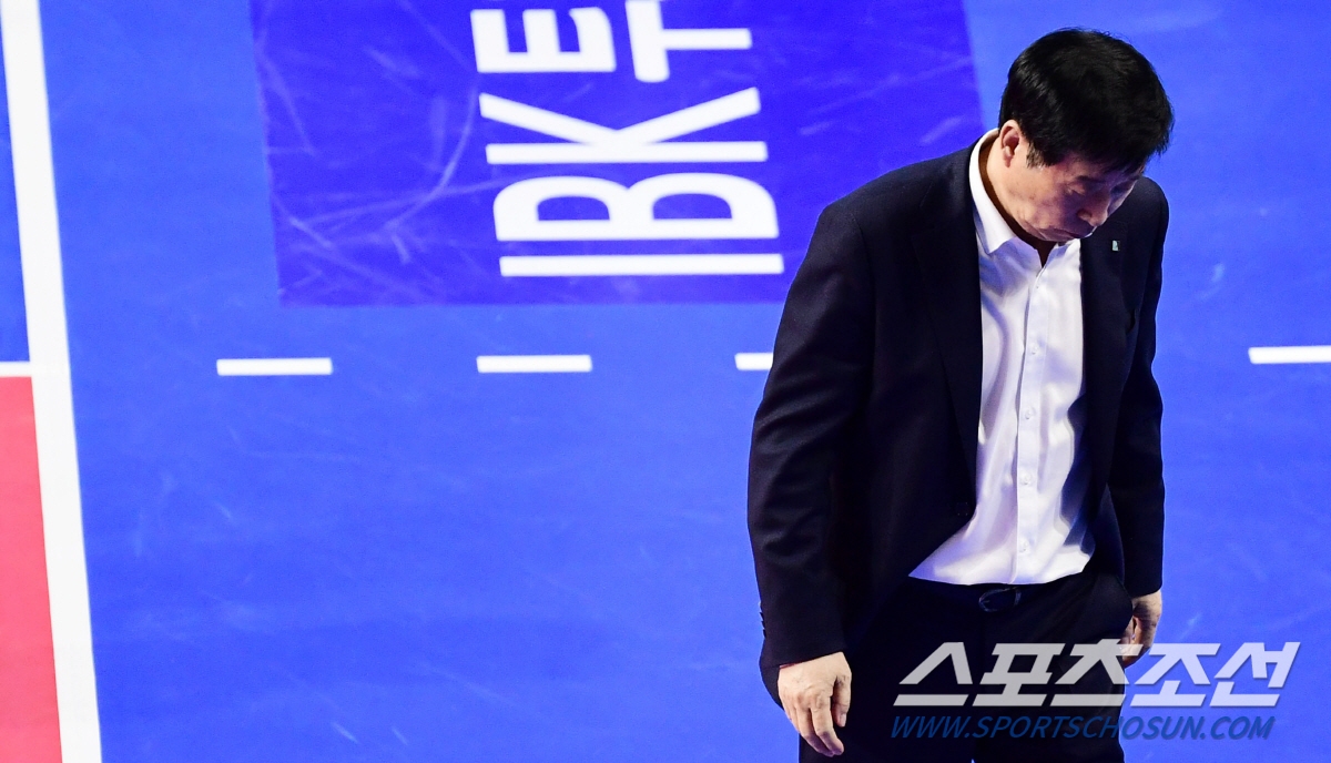 이번에도 흥국생명 못 넘었다, 기업은행 김호철 감독 "이게 실력, 좀 더…