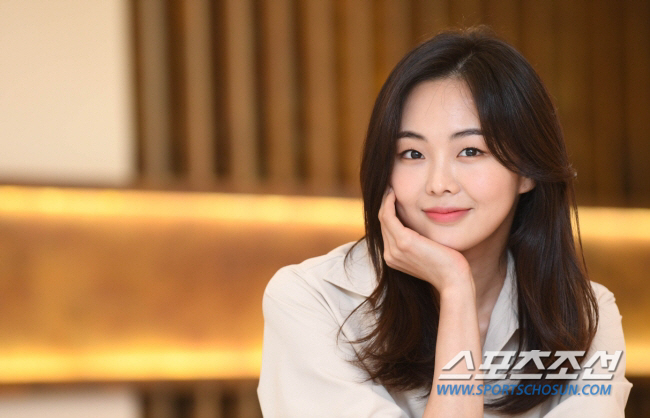 [단독] 금새록, 송중기 떠나 이병헌 품으로..BH엔터테인먼트行