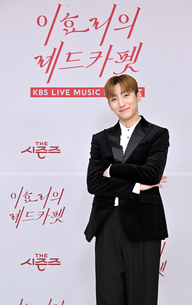 [SC현장] "이래서 이효리 하는구나!"…이효리, 금요일 밤 화려하게 수…