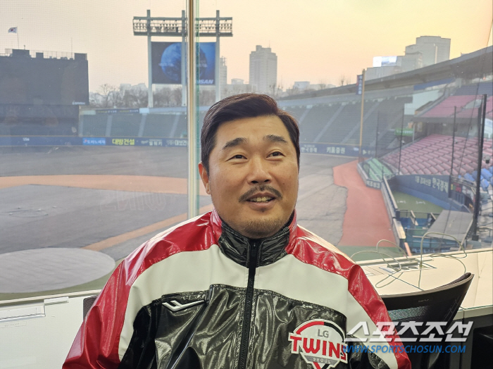 "타격코치가 투수교체 알아?" 감독 면접 본 이호준 코치가 먼저 QC코치…