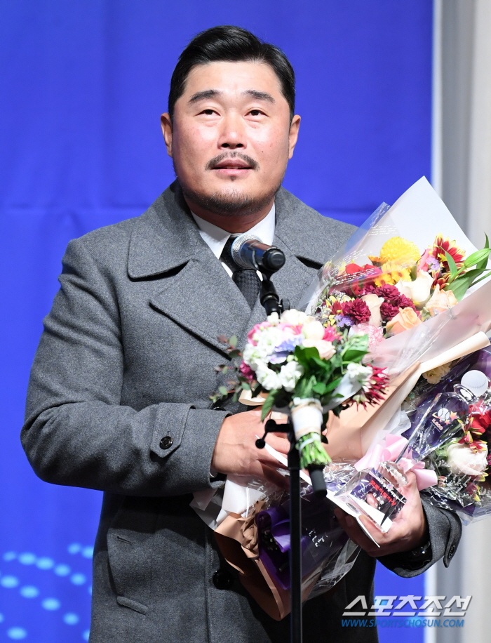 "타격코치가 투수교체 알아?" 감독 면접 본 이호준 코치가 먼저 QC코치…