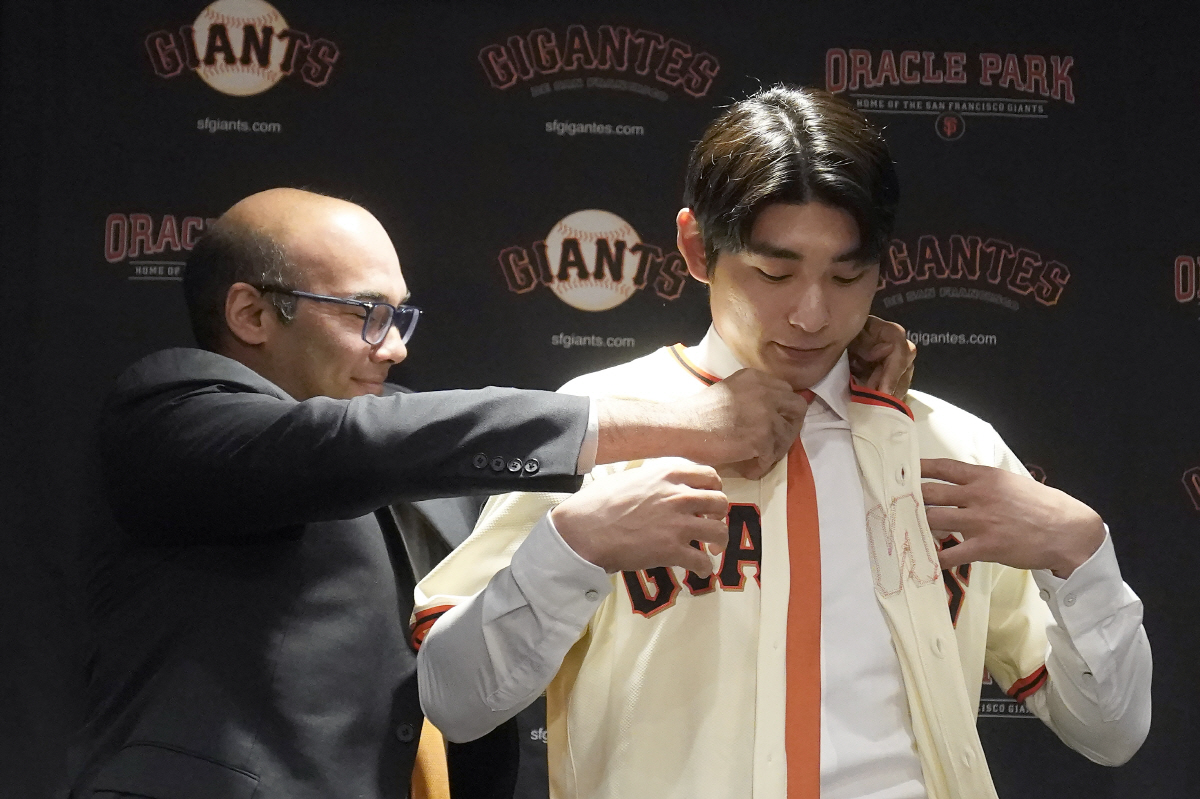 'RYU에 이어 LEE' 2021년 사이영상 로비 레이, 韓 선수와 두 …