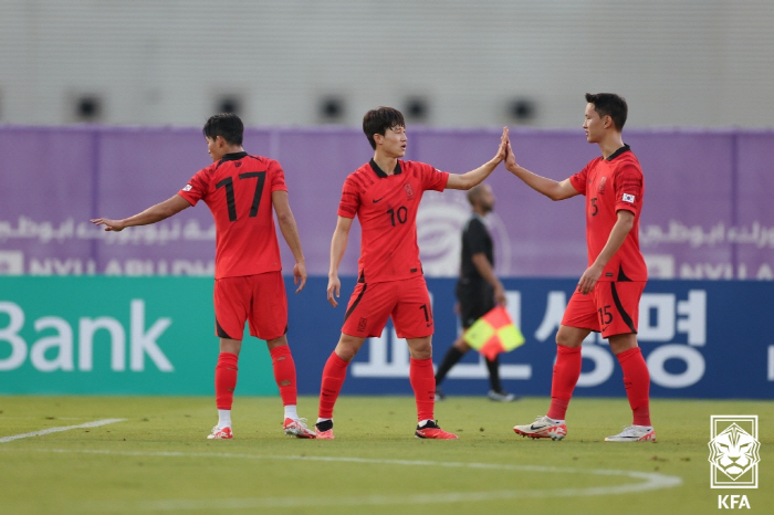 '손-황-이-김으로만 축구할 수는 없다' 이라크전서 확인된 '자유축구'의…