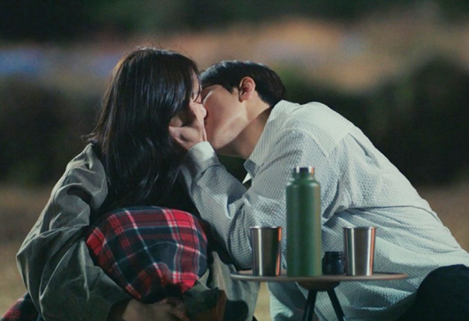 '삼달리' 지창욱♥신혜선, 38년 순애보 키스..“헤어진 이유, 사랑으로…