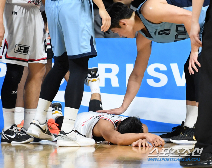 '절반은 필리핀, 절반은 놀라운 사람' 가족 지키고 싶은 팬 앞에서 또 …