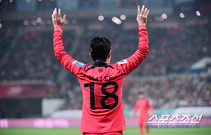 '역시 골든보이' AFC도 인정했다, '박지성 후계자' 이강인, 아시안컵…
