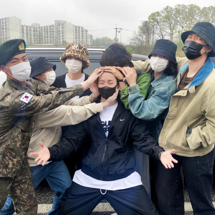 [공식] 빅히트 "軍위문편지앱 더캠프, 방탄소년단 상업적 이용…내용증명"