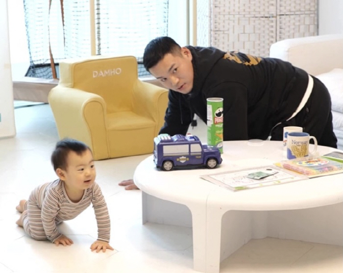 '결혼 3년차' 이정 "딸 둘 계획 중" 필모네 만남에 2세계획 공개 (…