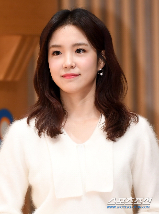 장예원 "SBS 퇴사할 마음 없었지만…지상파 아나운서 한계 느껴" ('펀…