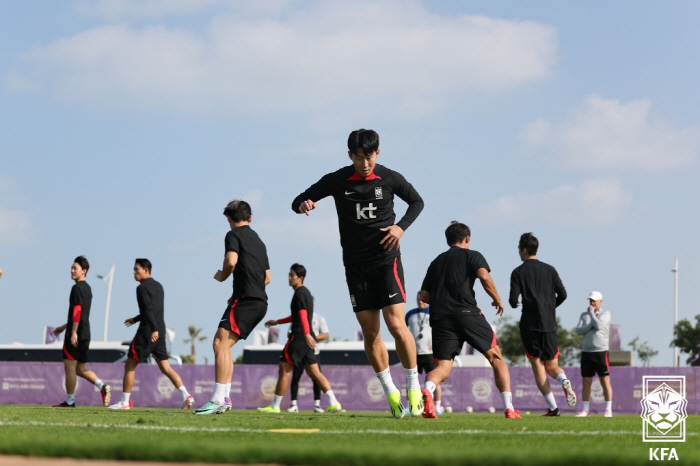 "손흥민+황희찬+이강인+김민재. 한국 아시안컵 최강 스쿼드 보유" 중국도…