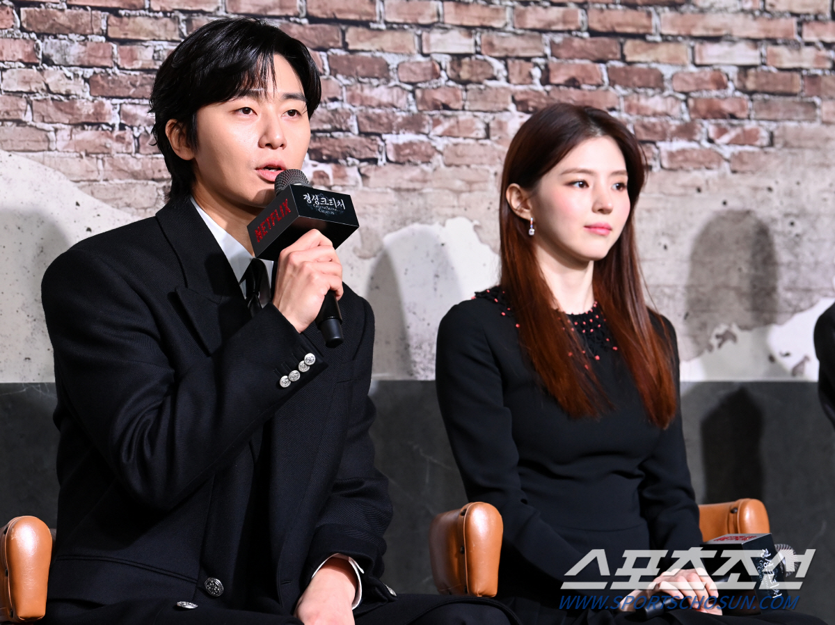 [인터뷰①] '경성크리처' 작가·감독 "박서준·한소희 용기있는 선택..다…