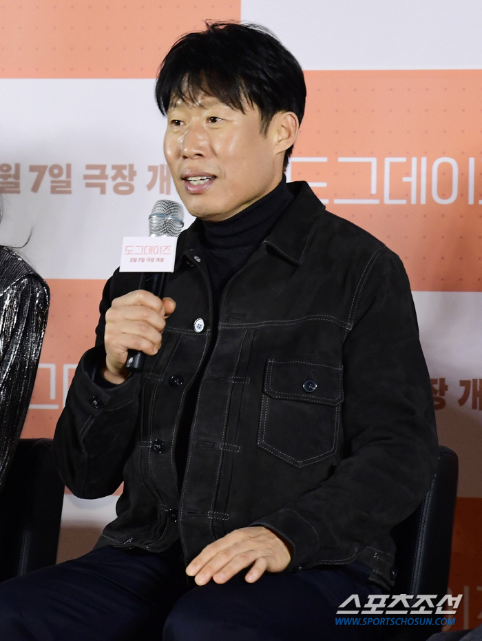 [SC현장] "우리 케미 '개' 좋아"…윤여정-유해진, '도그데이즈'로 …
