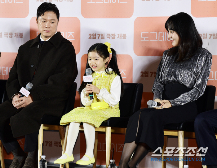 [SC현장] "우리 케미 '개' 좋아"…윤여정-유해진, '도그데이즈'로 …