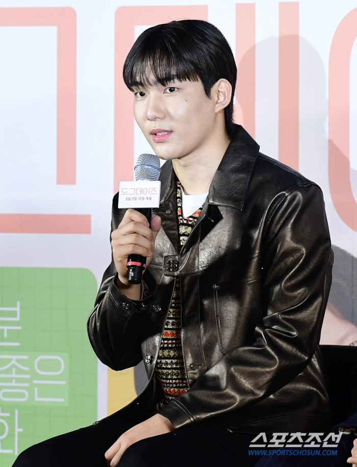 [SC현장] "우리 케미 '개' 좋아"…윤여정-유해진, '도그데이즈'로 …