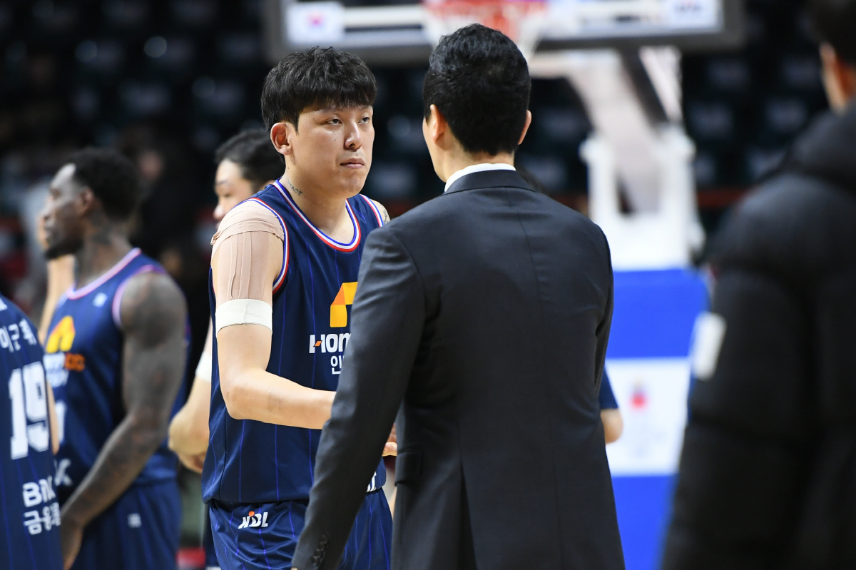 "또 최다연승? 안돼" vs "방패로 맞아볼래?"…'너를 잡아야 올스타 …