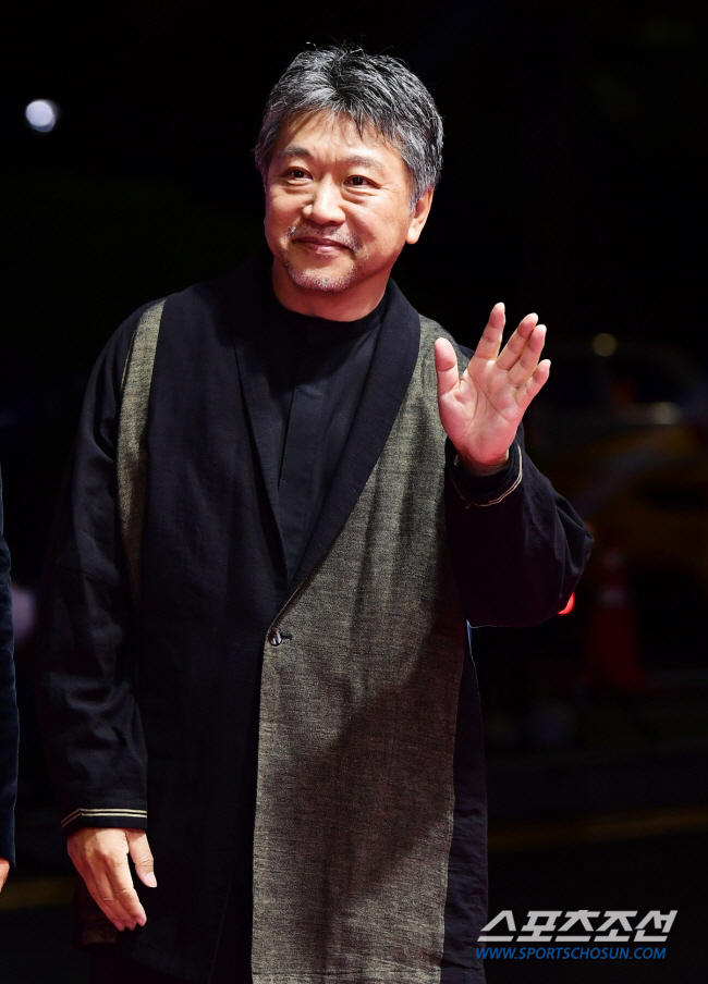 [공식] 고레에다 히로카즈 감독, 3년 연속 내한 확정..'괴물' 흥행 …