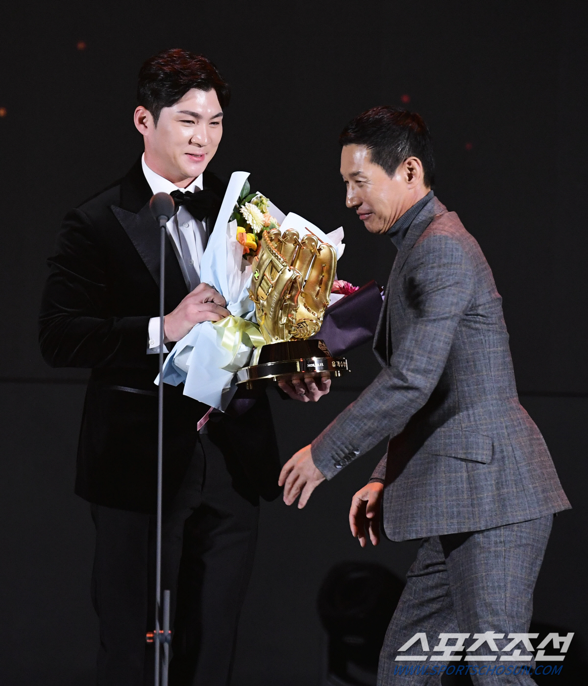 비FA 다년계약 '오지환법', MVP 상금 '염경엽법' 다 없어진다 [공…