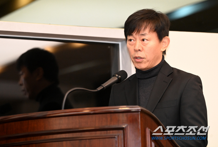 [SC현장] "故이선균 방지법 만들 것"…봉준호 감독→윤종신, 동료 위해…