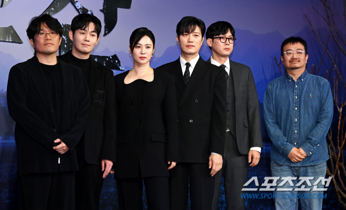 [SC현장] "찌질한 김현주, 충격적 진실"..연상호 감독, '선산'으로…