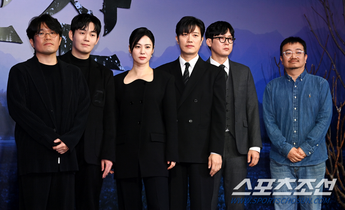 [SC현장] "찌질한 김현주, 충격적 진실"..연상호 감독, '선산'으로…