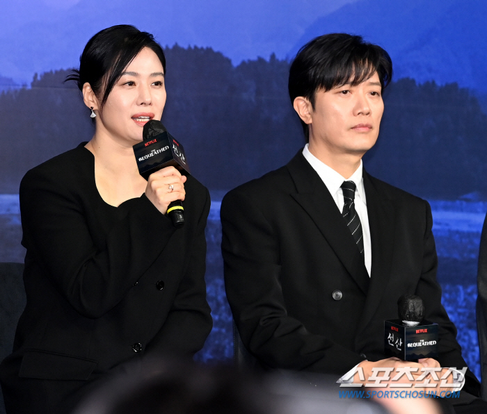 [SC현장] "찌질한 김현주, 충격적 진실"..연상호 감독, '선산'으로…