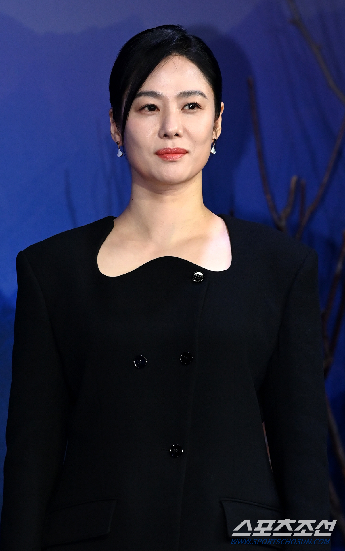 [SC현장] "찌질한 김현주, 충격적 진실"..연상호 감독, '선산'으로…