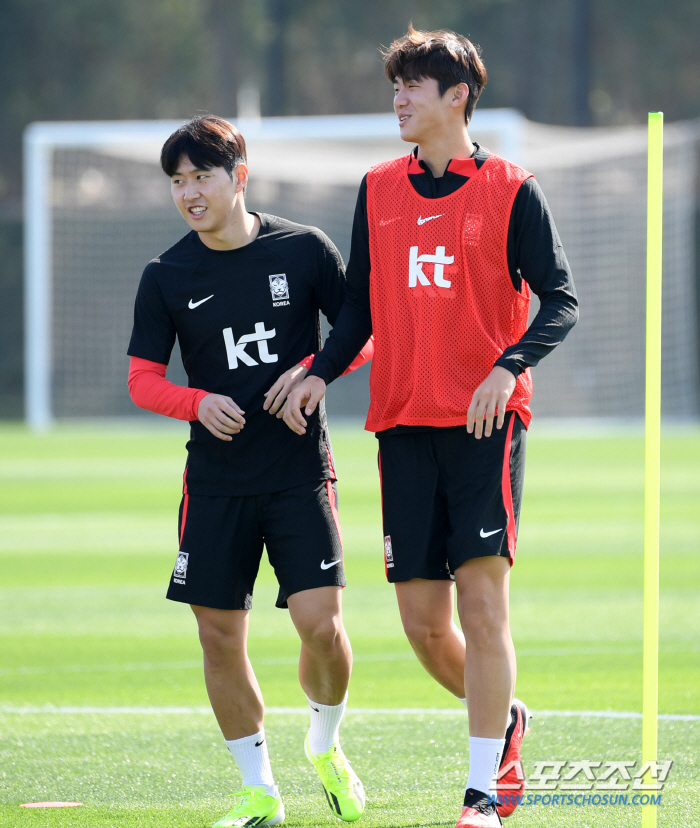 [카타르 현장]'이강인 껌딱지 김지수와 설영우' 쉴 틈 없는 애정공세, …