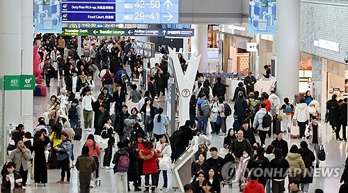 엔데믹에도 날지 못한 면세점…작년 매출 코로나 때보다 추락