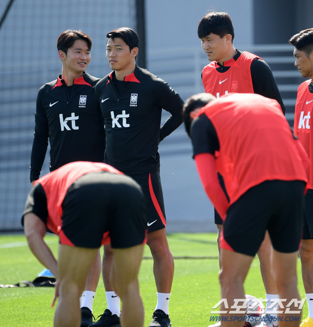 [카타르NOW]'부상→1차전 이탈 가능성' 황희찬, 공식 기자회견 출격 …