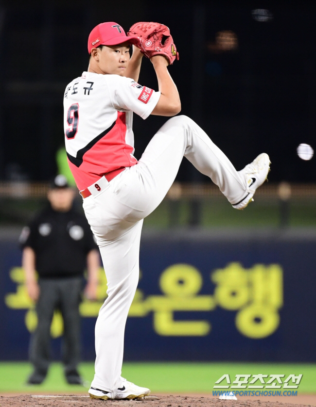 20세 좌완 향한 아낌없는 투자, KIA가 이렇게 공 들인 적 없었다..…