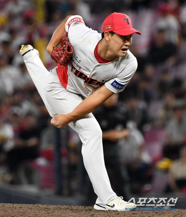 20세 좌완 향한 아낌없는 투자, KIA가 이렇게 공 들인 적 없었다..…