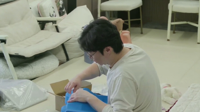 류담, 재혼 4년 만에 또 이혼?…육아 스트레스로 아내와 갈등('이혼할 …
