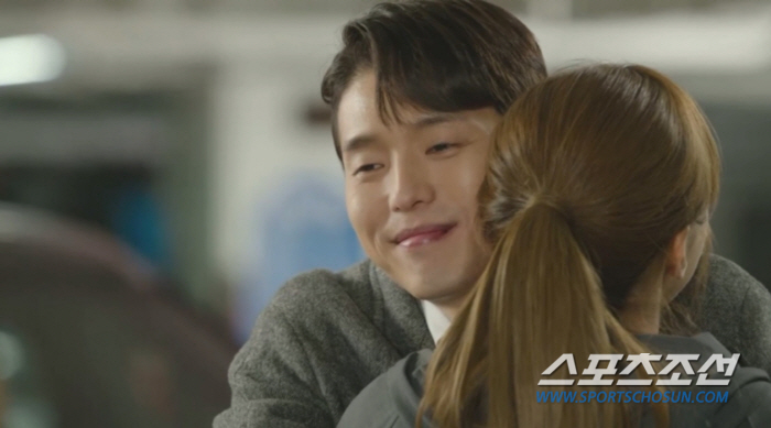 [SC프리뷰]유이♥하준, 주차장 비밀 포옹 발각…유이, 해고 위기?