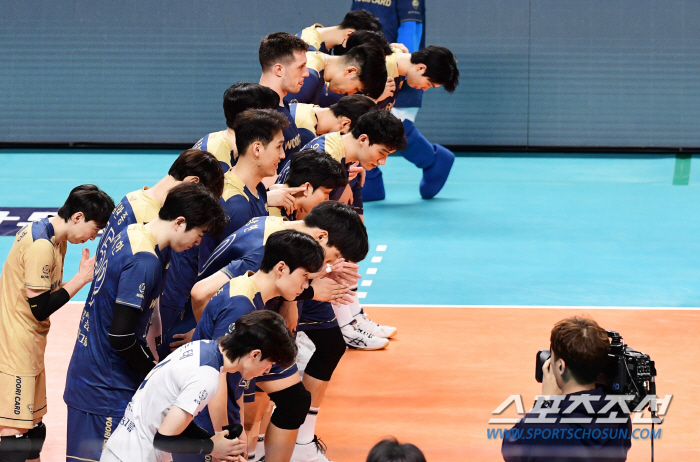 충격의 4연패, 위태로운 선두 질주…"다시 처음부터"