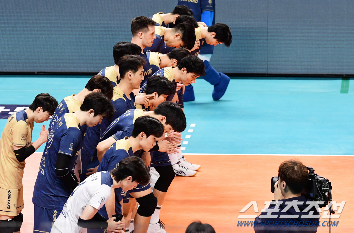 충격의 4연패, 위태로운 선두 질주…"다시 처음부터"