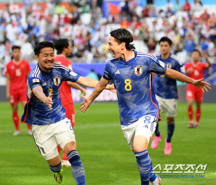 [카타르 전반현장]'망신' 세계 17위 日 선제골 넣고 '94위' 베트남…