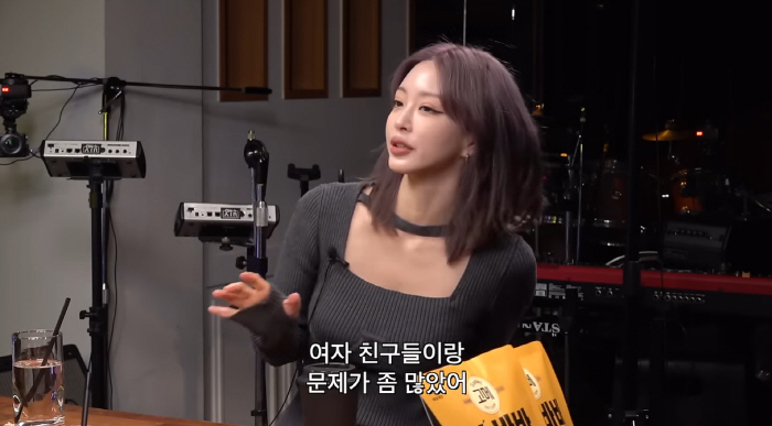 한예슬, ♥10세 연하 남친과 관계→데뷔 초 왕따 고백 "미움 많이 받아…