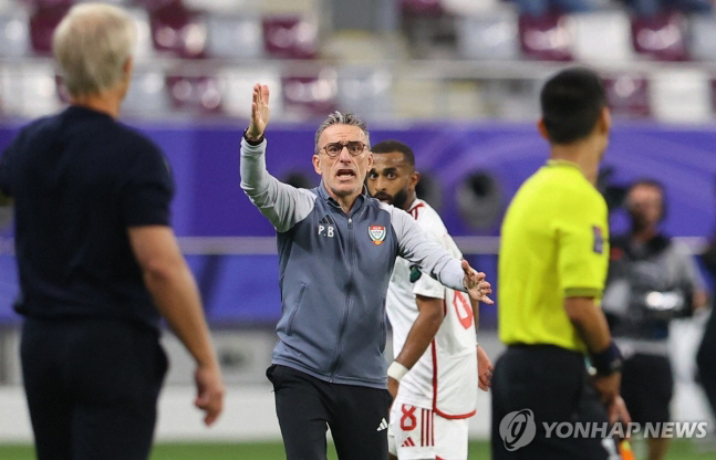 '지한파 맞대결, 벤투가 웃었다' UAE, 안데르센의 홍콩에 3-1 승 …
