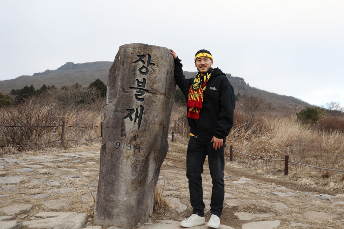 "경록아, 쌤이랑 같이 해보자" 스승 이정효의 '페로몬'에 K리그행 결심…