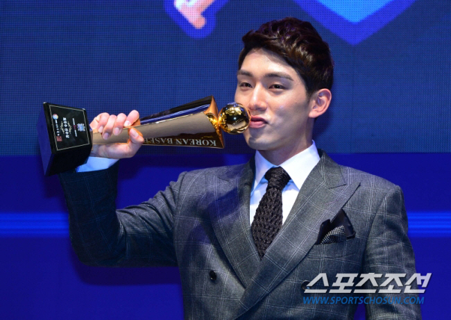 "말보단 행동으로 스며들겠다" 솔선수범 다짐한 '광주의 아들' 34세 서…