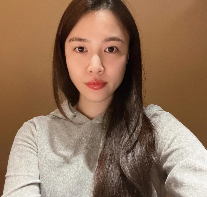'남궁민♥' 진아름, 가죽 드레스로 치명적 섹시美 발산..모델로 본업 컴…
