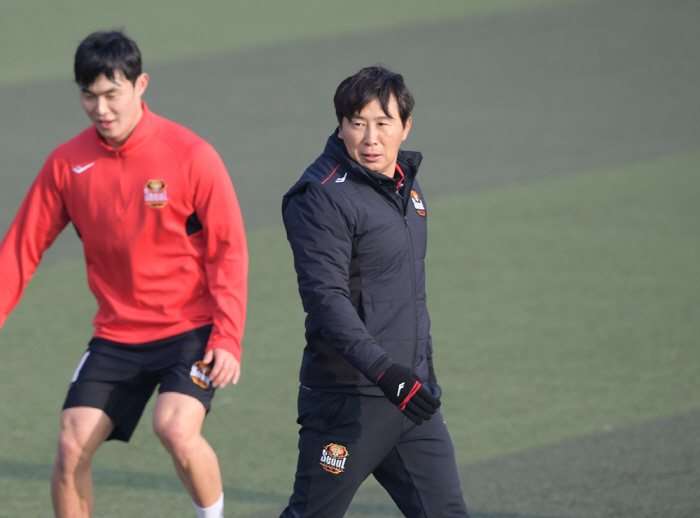 '역습 일변? 빌드업 계승?' 김기동은 서울에 어떤 색깔을 입힐까