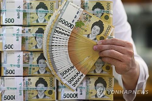 새해엔 책 읽으며 돈 좀 벌어볼까…정초부터 투자서 '봇물'