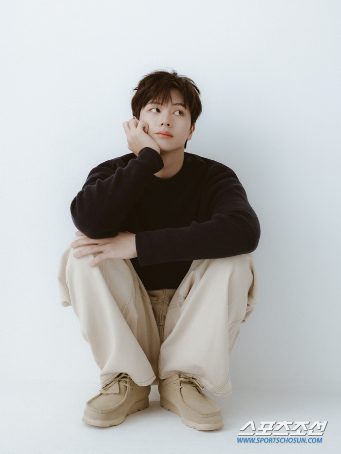 '새 출발' 육성재, 프로필 사진도 교체…'소년-청년' 경계 서 있는 순…